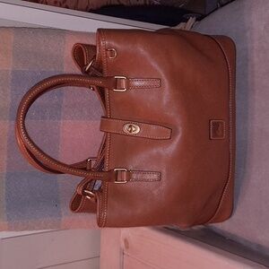 Dooney and Bourke Perry satchel in Natural